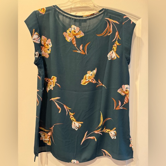 Les Serein - Tara Lattice Trim Blouse - Picture 2 of 5